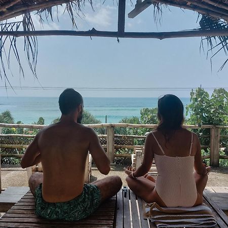 Gaia Ocean Surf Yoga Hostel Ahangama Exterior foto