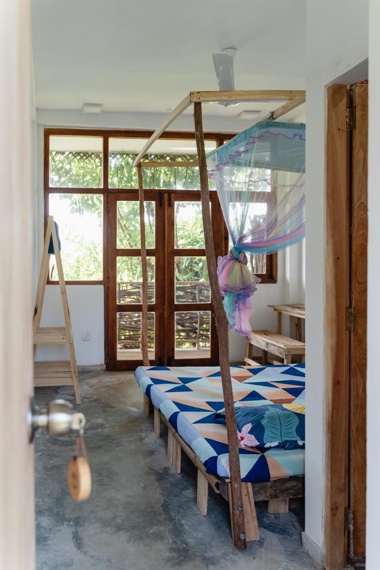 Gaia Ocean Surf Yoga Hostel Ahangama Exterior foto