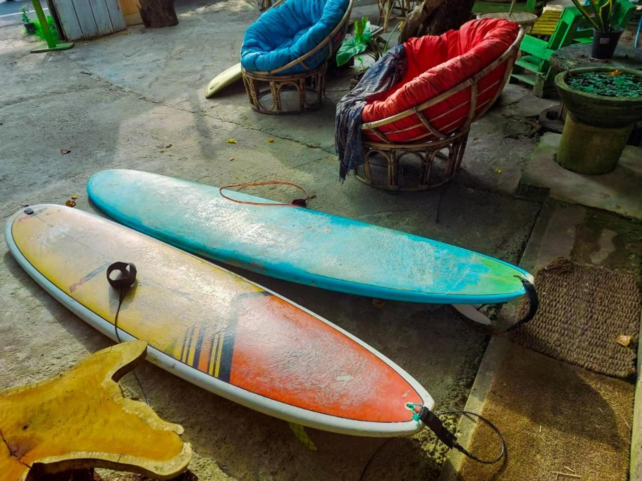 Gaia Ocean Surf Yoga Hostel Ahangama Exterior foto
