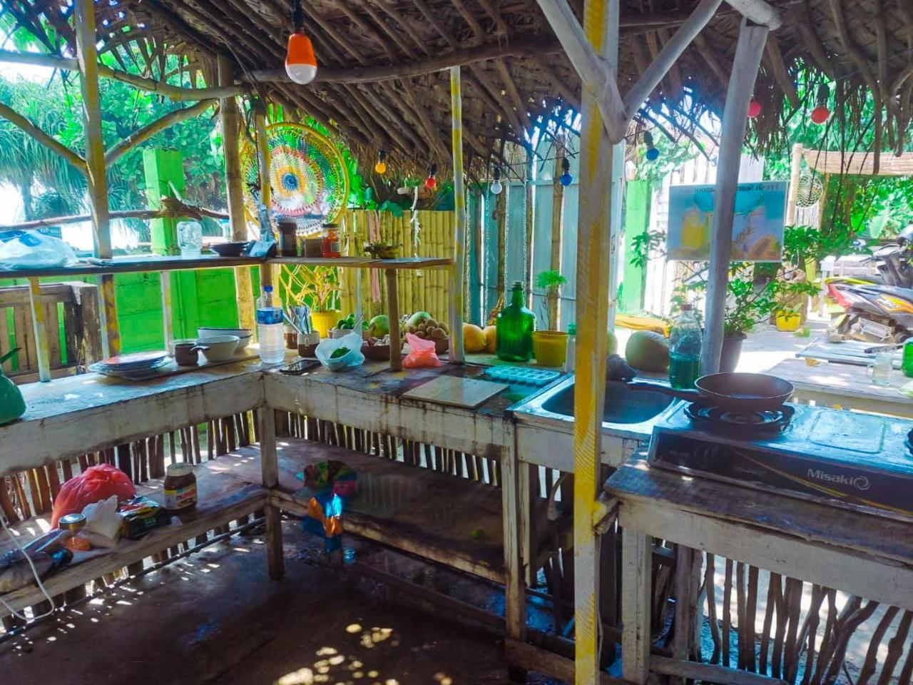 Gaia Ocean Surf Yoga Hostel Ahangama Exterior foto